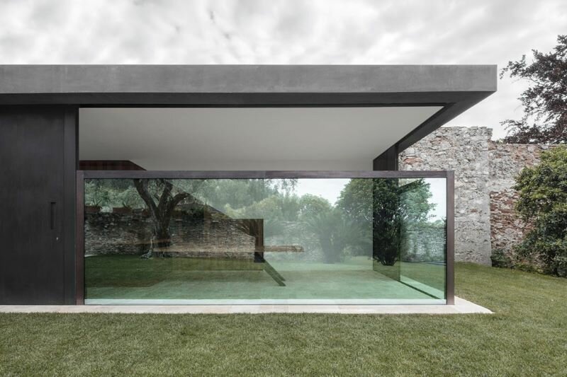 Facts about Vertical Sliding Windows