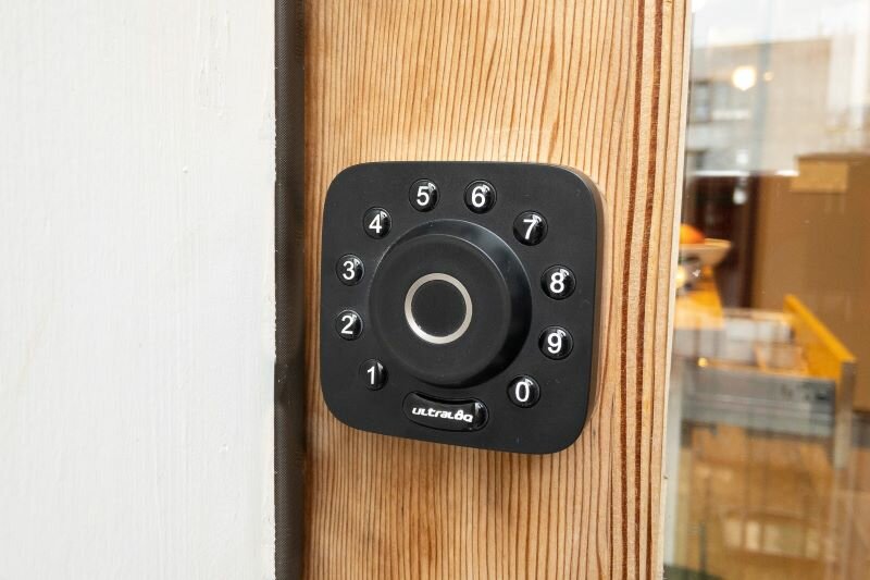 Keyless Locks vs Smart Locks The Complete Guide