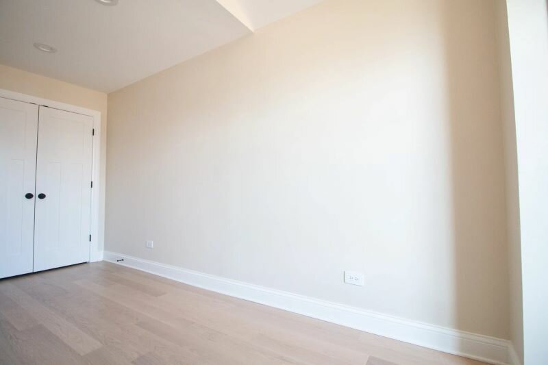 7 Things You Can Do With That Plain Wall in Your Room